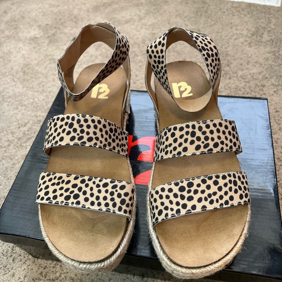 SOLD - Picture 3 of 6